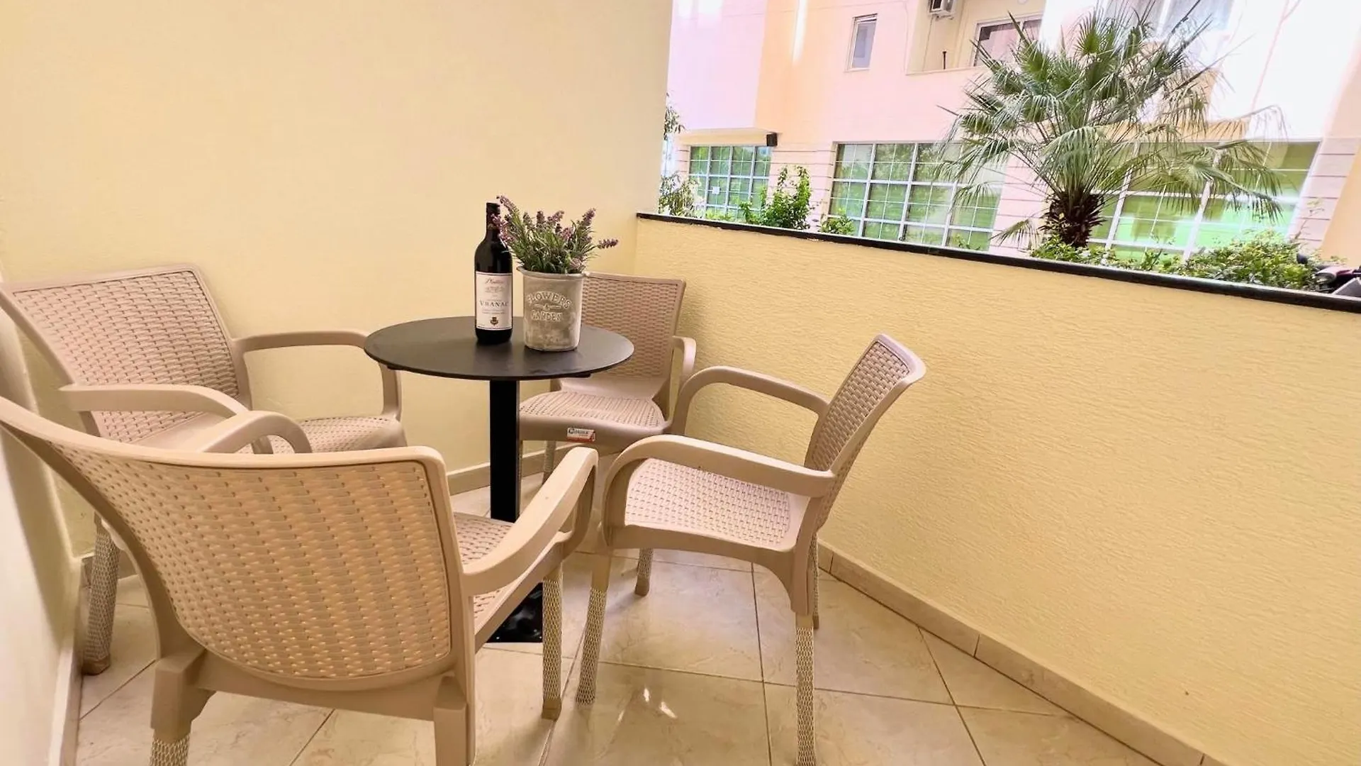 Apartment Apartman Albi Durres